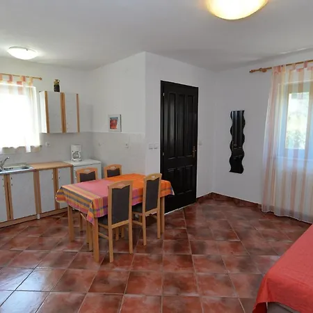 Fuer 4 Personen Ca 35 Qm In Fazana, Istrien Istrische Riviera Lägenhet Valbandon